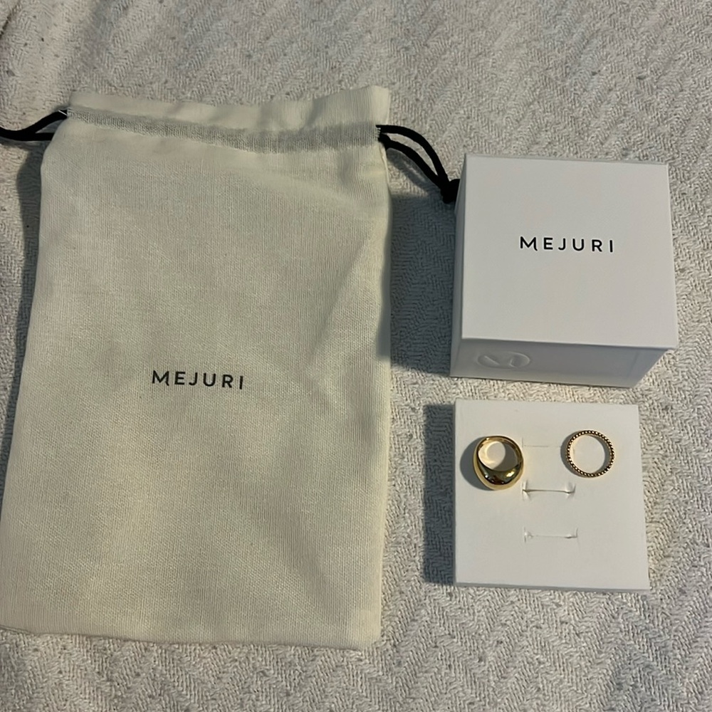 Mejuri ring gift set